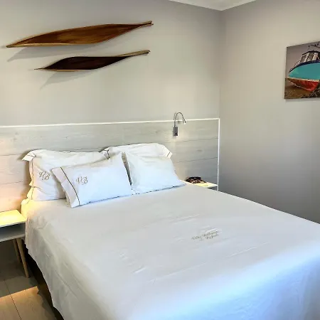 Bellevue Vista Mar 公寓 *